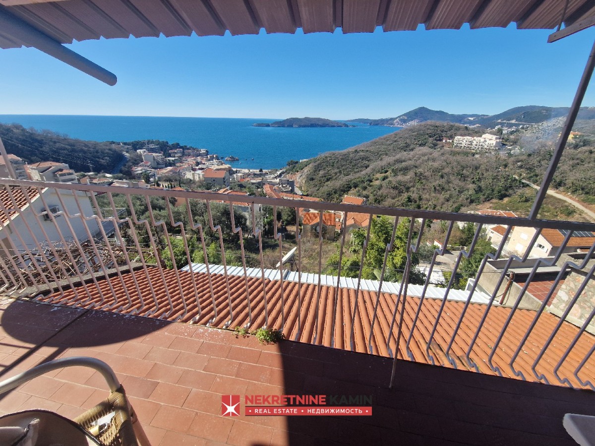 Dva nivoa kuće sa pogledom na more, Pržno, Podličak